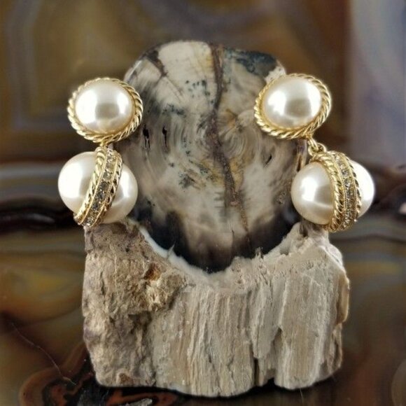 SWAROVSKI Crystal Pearl Earrings Swan Logo - Picture 1 of 7